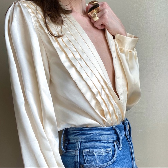 Vintage Tops - Plunging vintage blouse